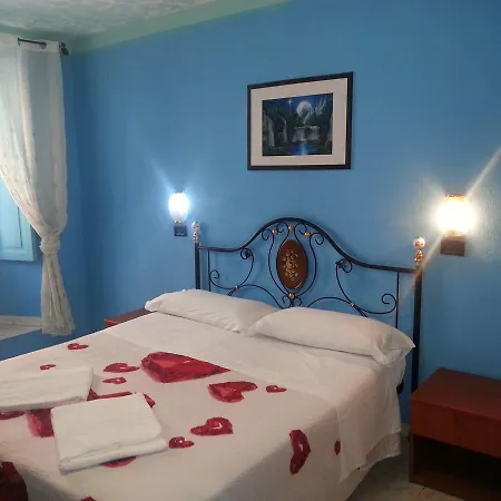 Roxena House