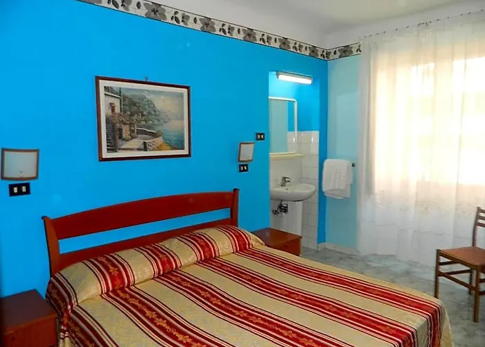 Roxena House Otel *