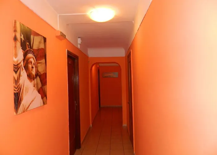 Roxena House *