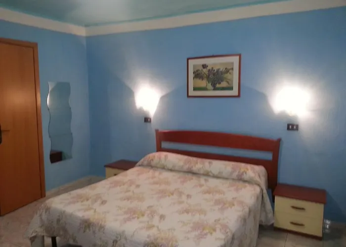 Roxena House Otel *