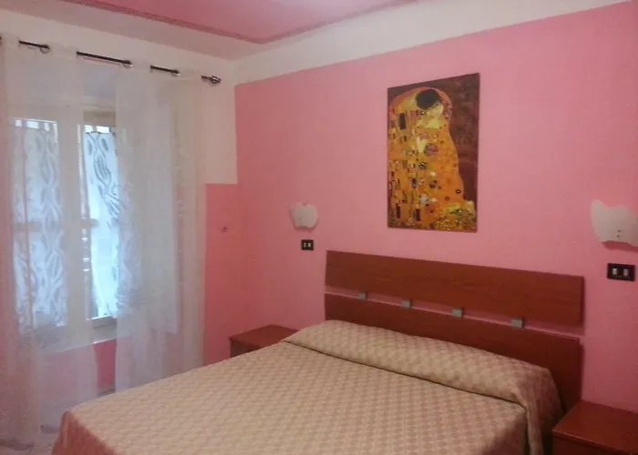 Roxena House