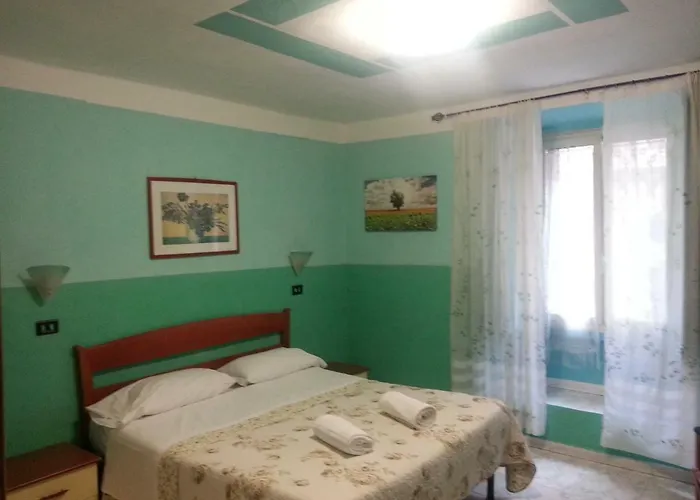 Roxena House *